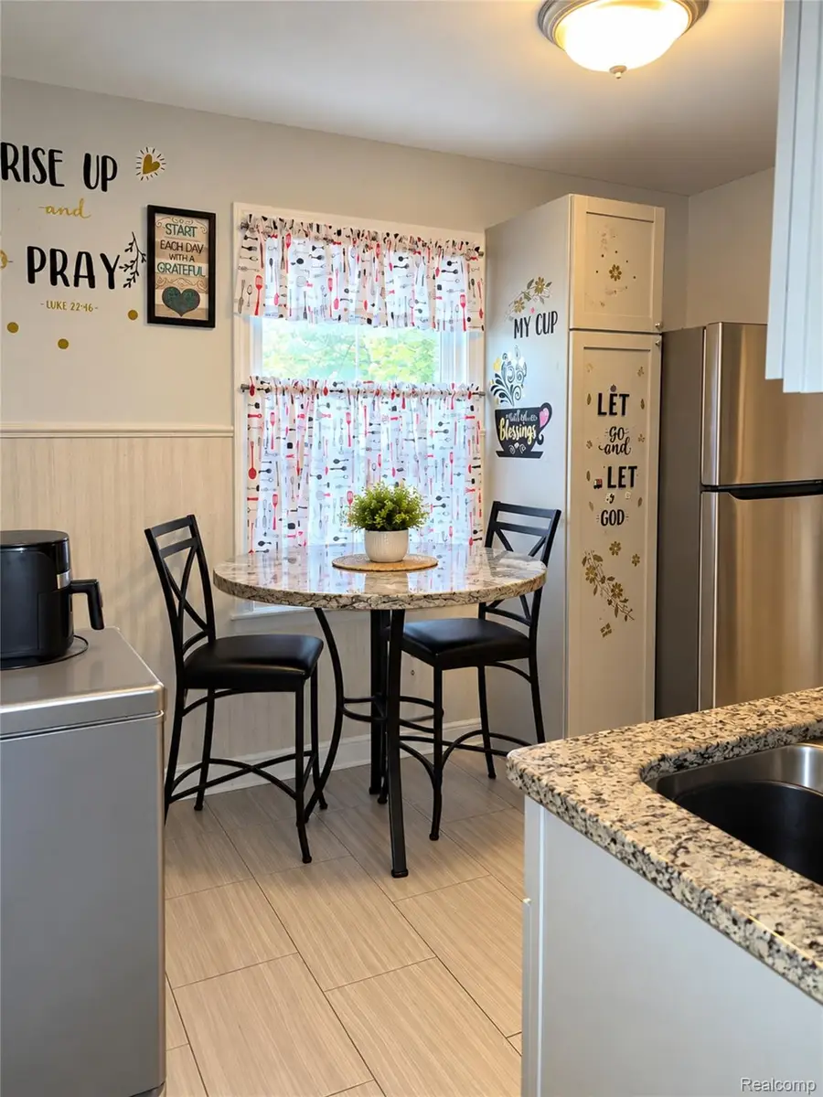 7271 Theut AVE, Warren, MI 48091 - #3