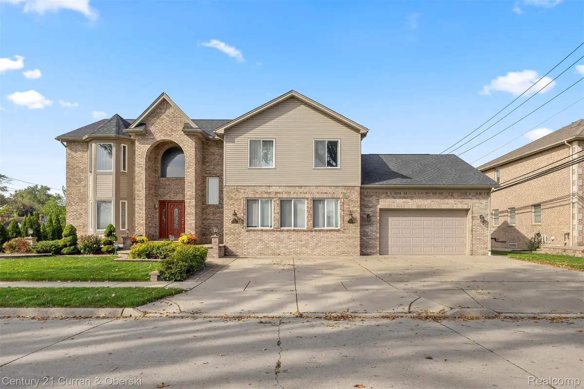 131 Rosemary ST, Dearborn Heights, MI 48127 - #1