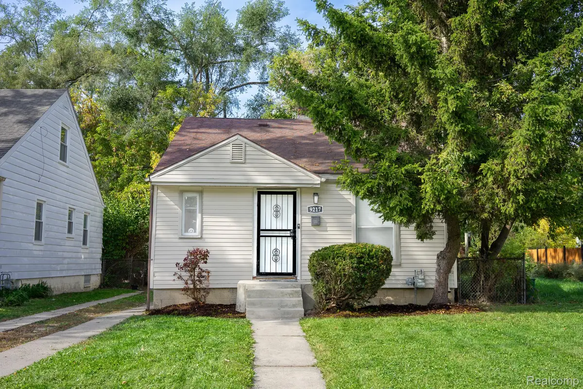 9217 Auburn ST, Detroit, MI 48228 - #1
