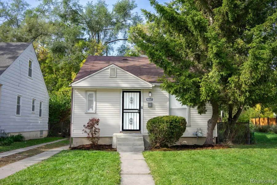 9217 Auburn ST, Detroit, MI 48228 - #3