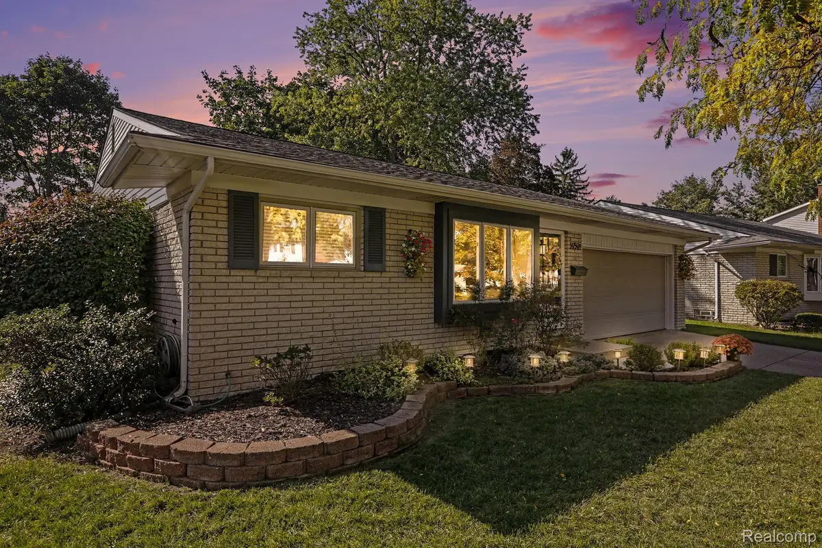 39591 Birchwood DR, Plymouth, MI 48170 - #1