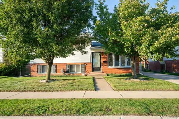 534 Saint John ST, Wyandotte, MI 48192