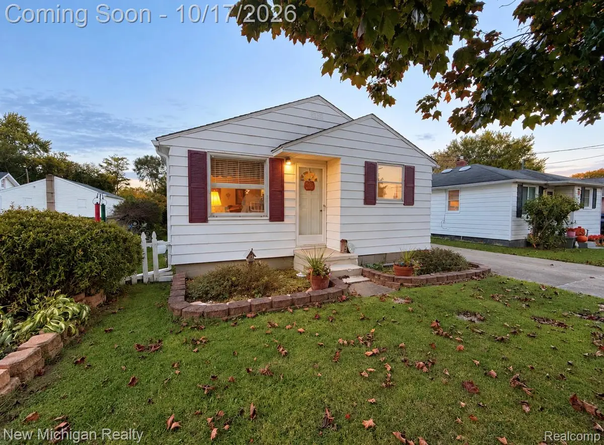 2225 E Williamson ST, Burton, MI 48529 - #1