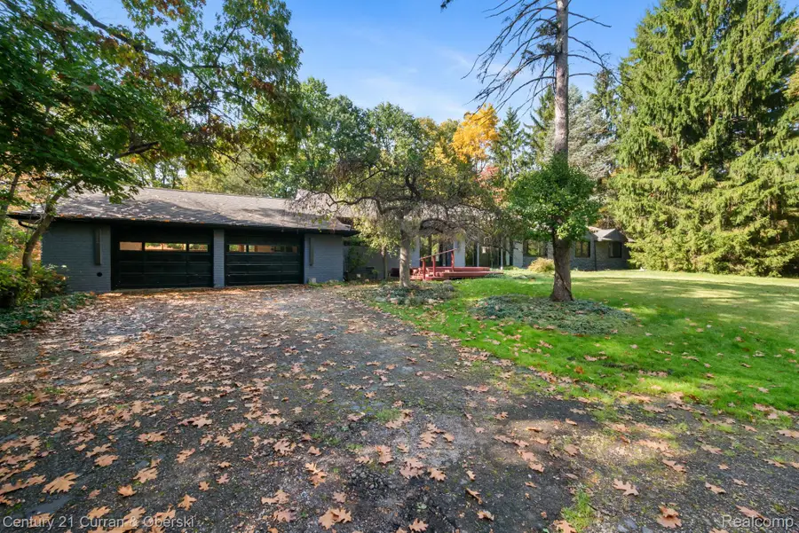27869 Old Colony ST, Farmington, MI 48334 - #2