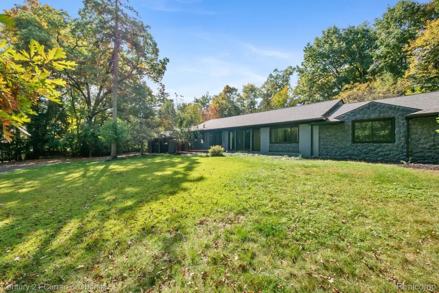 27869 Old Colony ST, Farmington, MI 48334 - #3