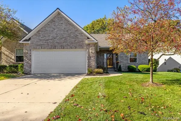 2315 Sapphire LN, EastLansing, MI 48823