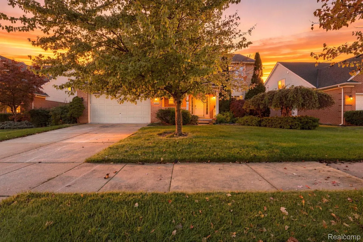 22085 Cherrywood RD, Woodhaven, MI 48183 - #1