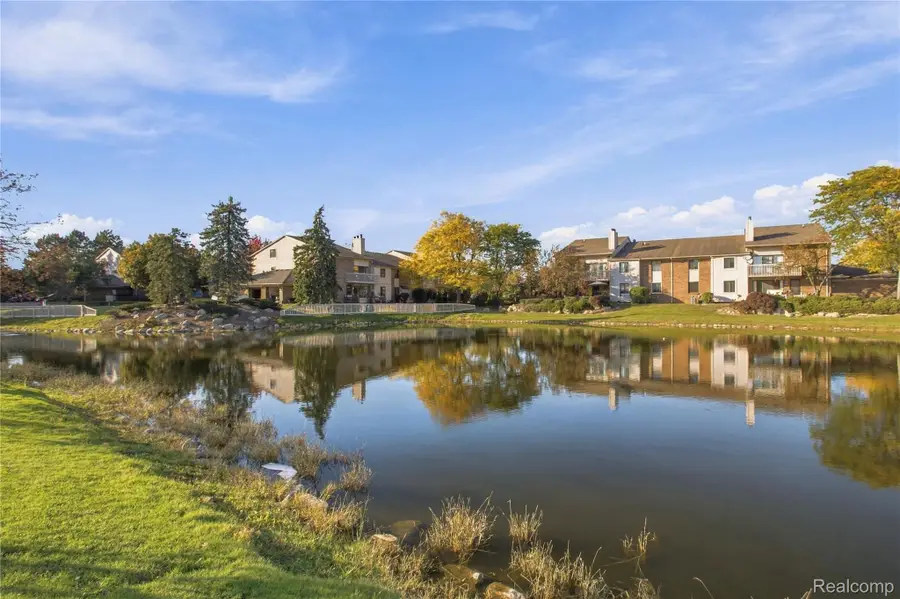 6646 Maple Lakes DR, West Bloomfield, MI 48322 - #3