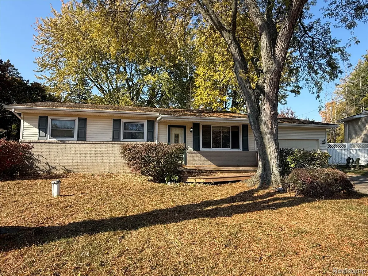 3342 Brookgate DR, Flint, MI 48507 - #1