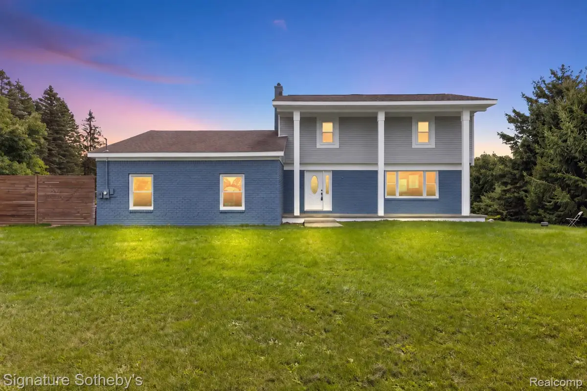 8415 Holcomb RD, Clarkston, MI 48348 - #1