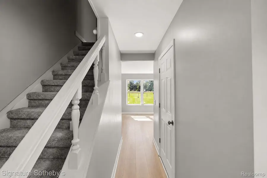 8415 Holcomb RD, Clarkston, MI 48348 - #3