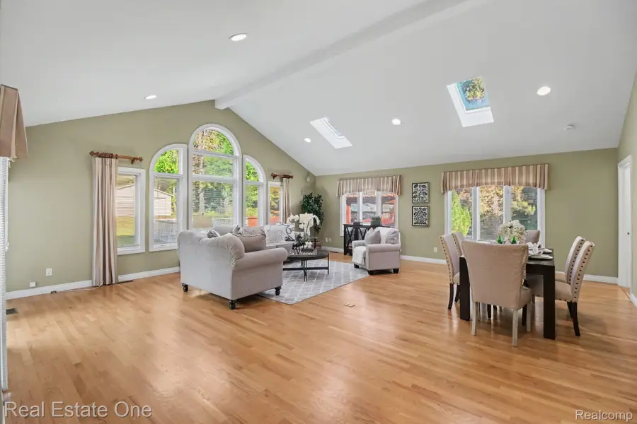 9243 Sherwood DR, Davisburg, MI 48350 - #3