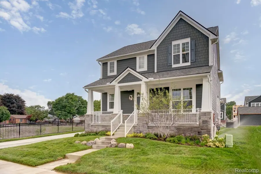 790 Schalm Dr, Clawson, MI 48017 - #2