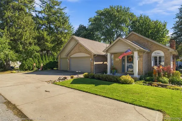 5261 S Locustwood AVE, FortGratiot, MI 48059