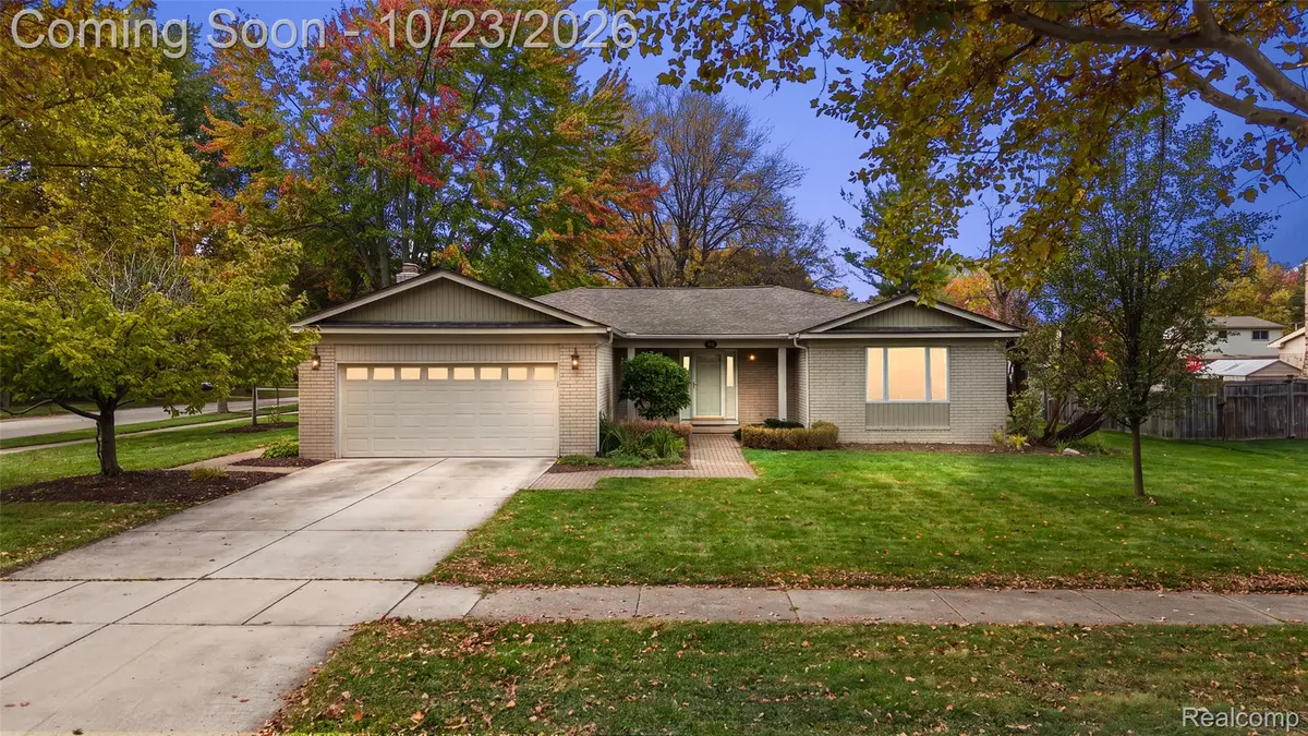 3613 Bellows DR, Troy, MI 48083 - #1