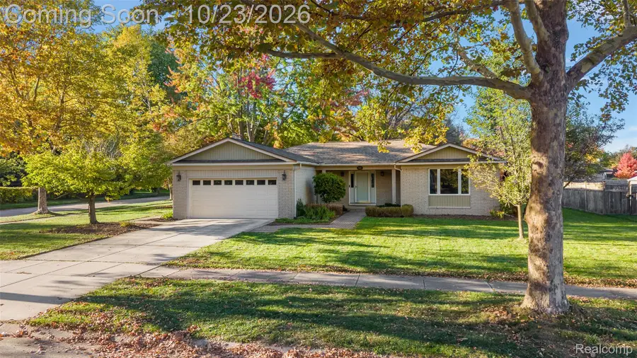 3613 Bellows DR, Troy, MI 48083 - #3