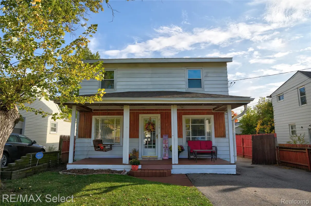2138 E Schumacher AVE, Burton, MI 48529 - #1