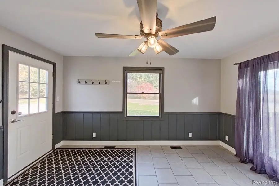 5551 N Burkhart RD, Howell, MI 48855 - #2
