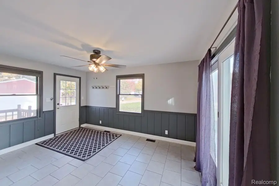 5551 N Burkhart RD, Howell, MI 48855 - #3