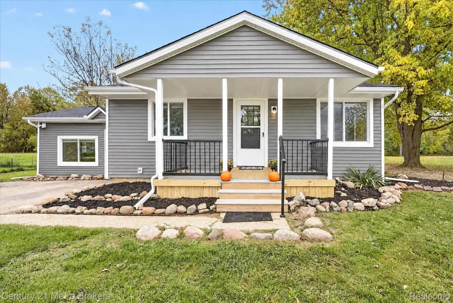 8062 Neff RD, Mount Morris, MI 48458 - #3