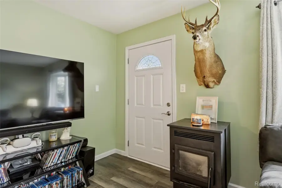 2462 Utley RD, Flint, MI 48532 - #3