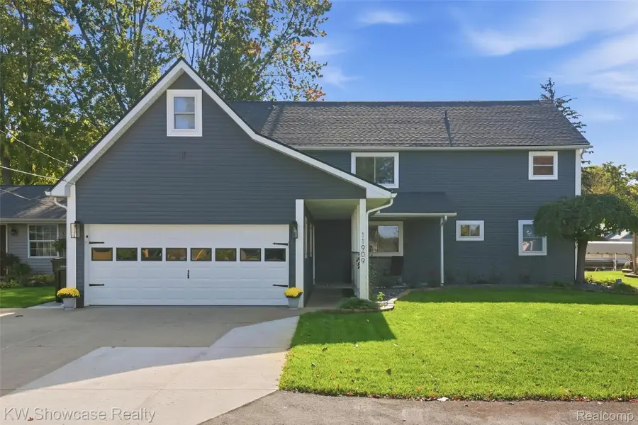 11909 Algonquin DR, Pinckney, MI 48169 - #2