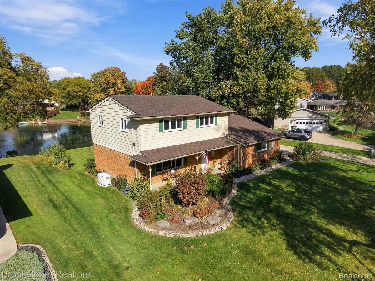 52429 Southdown RD, Shelby, MI 48316 - #1
