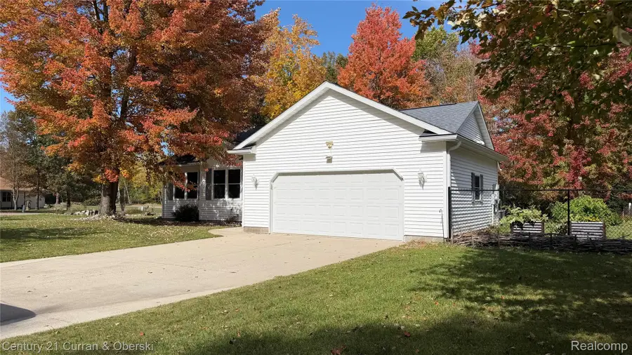 201 Meadow LN, Prudenville, MI 48651 - #3