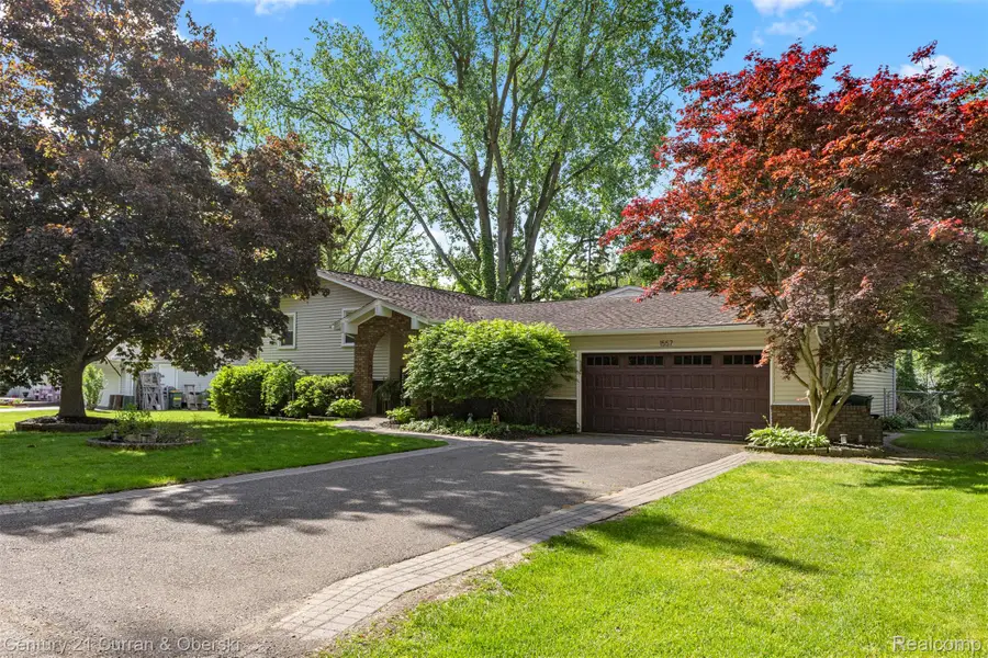 1557 Knob Hill DR, Commerce Township, MI 48382 - #2