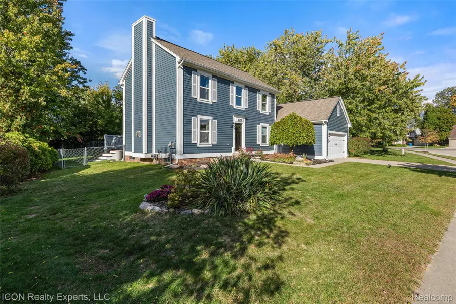 61346 Dean DR, South Lyon, MI 48178 - #3