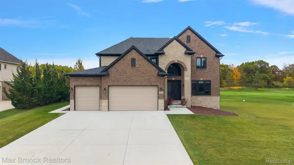 1721 Royal Birkdale DR, Oxford, MI 48371