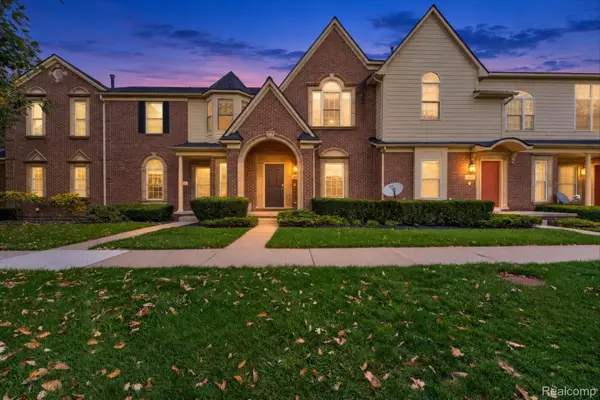 45637 Graystone LN, Canton, MI 48187