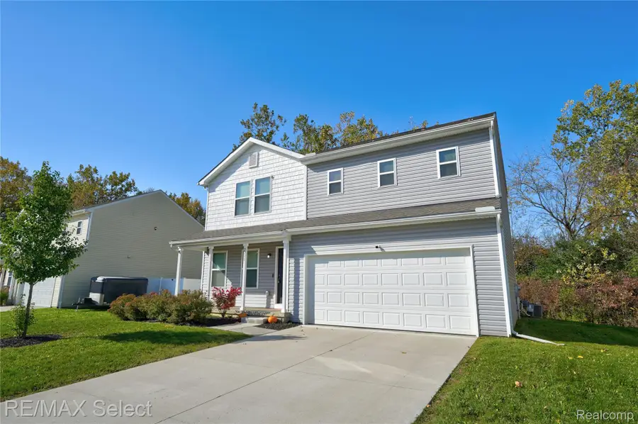 2288 Hunter LN, Burton, MI 48519 - #3
