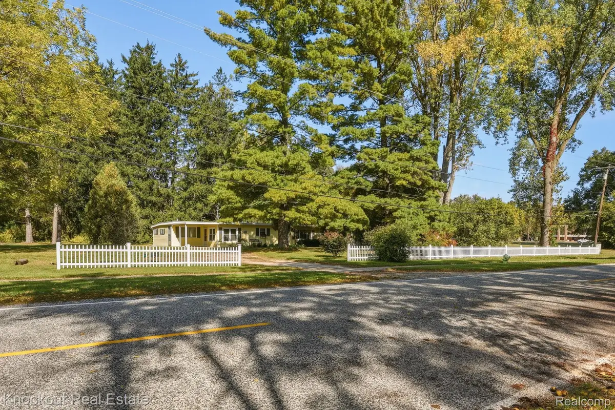 5195 S Washington RD, Saginaw, MI 48601 - #1