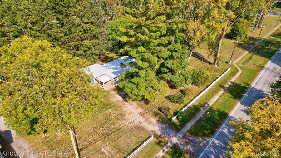 5195 S Washington RD, Saginaw, MI 48601 - #2