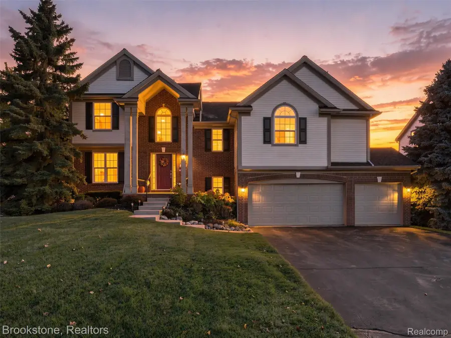 3148 Waldon Ridge DR, Orion, MI 48359 - #2