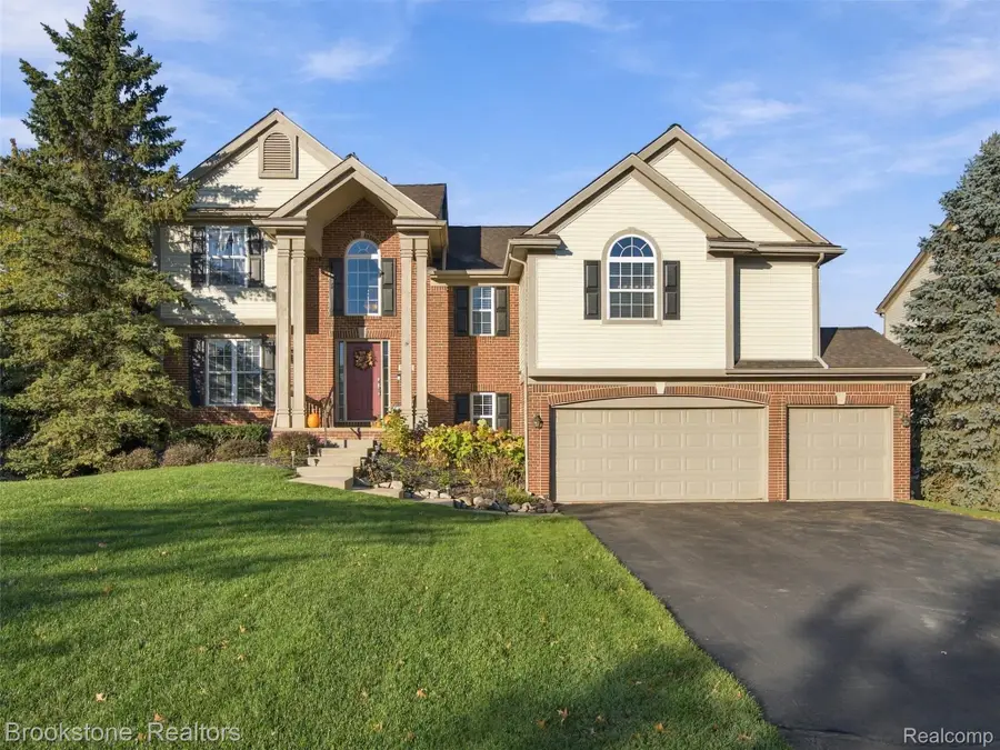 3148 Waldon Ridge DR, Orion, MI 48359 - #3