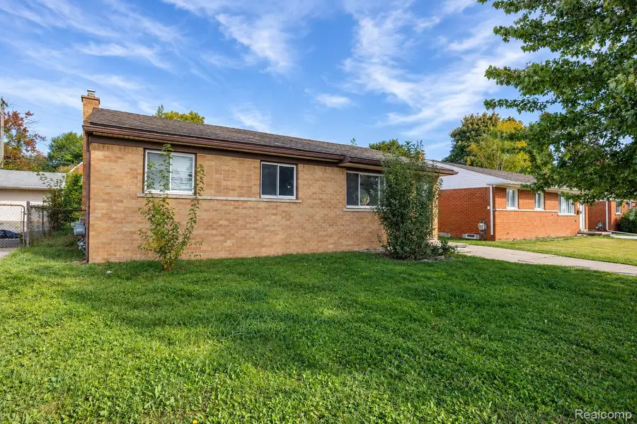 29622 Brown CT, Garden City, MI 48135 - #3