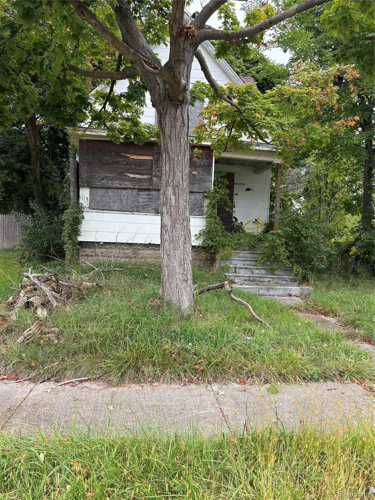 2110 Adams AVE, Flint, MI 48505 - #1