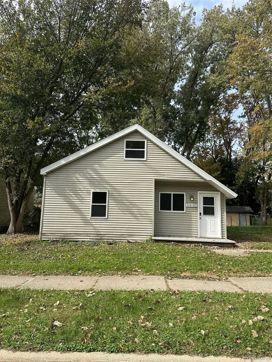 5830 S Washington AVE, Lansing, MI 48911 - #2