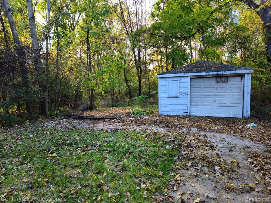 18471 Trinity ST, Detroit, MI 48219 - #3