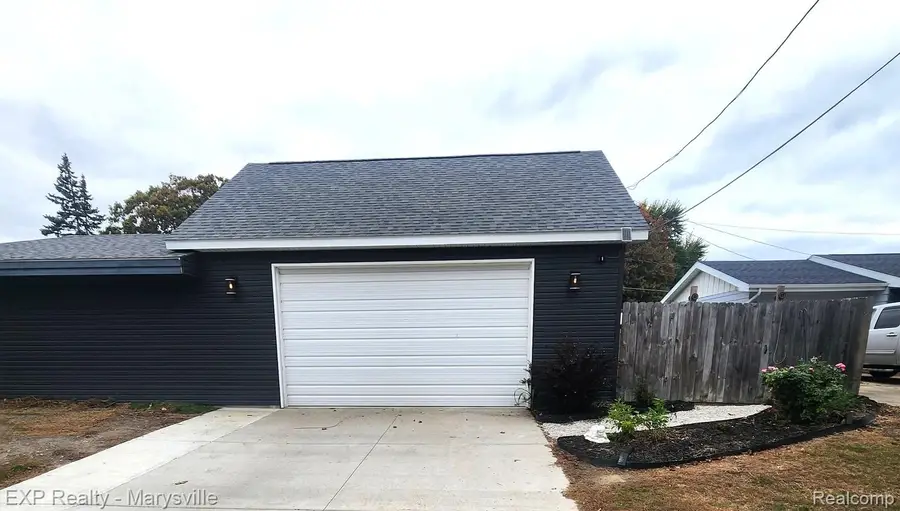 3516 10th AVE, Port Huron, MI 48060 - #2