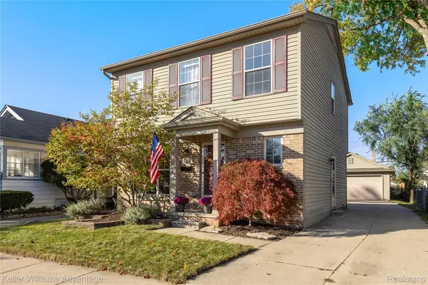 104 W Tacoma ST, Clawson, MI 48017