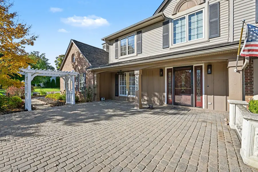 6112 Lake Waldon DR, Clarkston, MI 48346 - #2