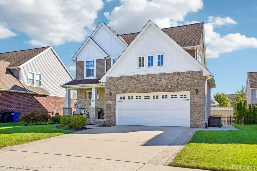 37115 Russell DR, Westland, MI 48185 - #3