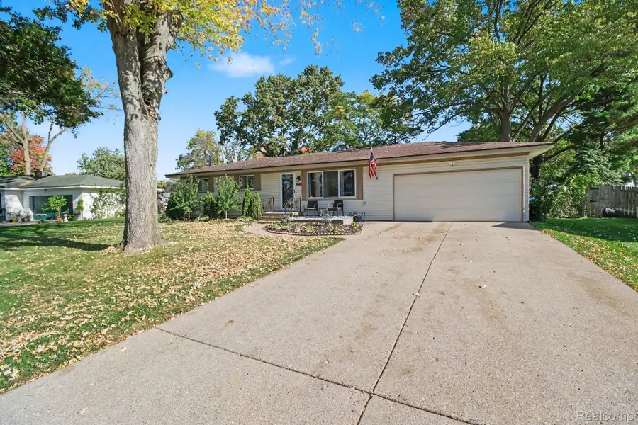296 Hershey BLVD, Waterford, MI 48327 - #2