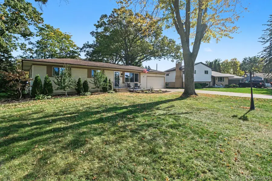 296 Hershey BLVD, Waterford, MI 48327 - #3