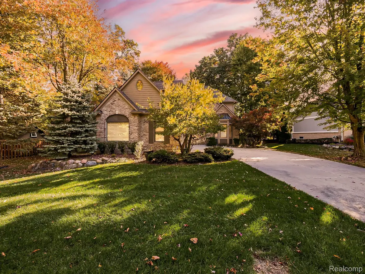 1440 Woodbridge LN, Wixom, MI 48393 - #1