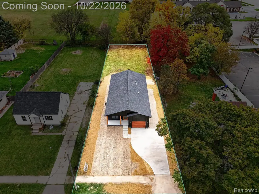 3481 Camden AVE, Burton, MI 48529 - #2