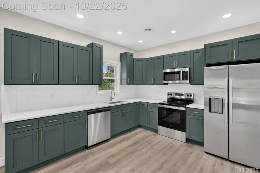 3481 Camden AVE, Burton, MI 48529 - #3